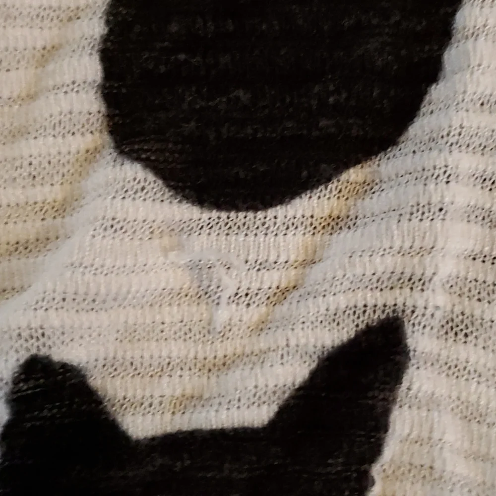 Cat Pattern T-shirt - Picture 2 of 3